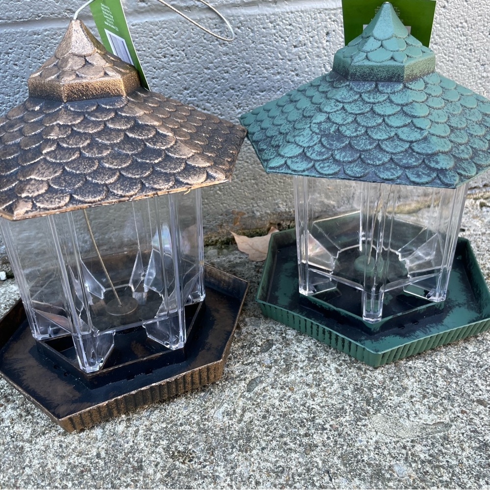 NWT Asian Style House Gazebo Hopper Bird Feeder